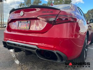 Alfa Romeo Giulia Diffuser - Carbon Fiber - Estremo - Feroce Carbon - Base Model
